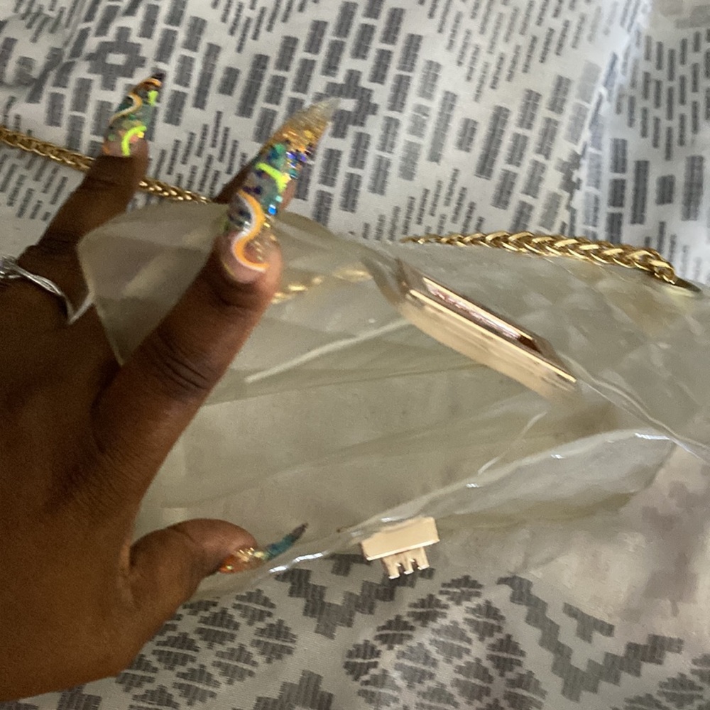 PVC handbags with gold chain - Picture 2 of 5